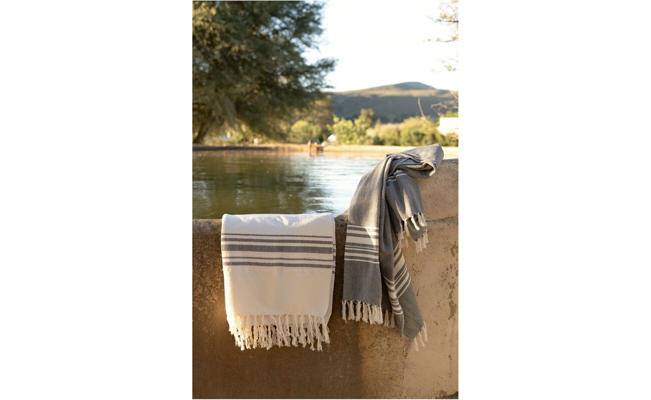 Barrydale Hand Weavers towel texture and tassel detail