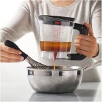 OXO Gravy Fat Separator – 4 Cups - Image 4